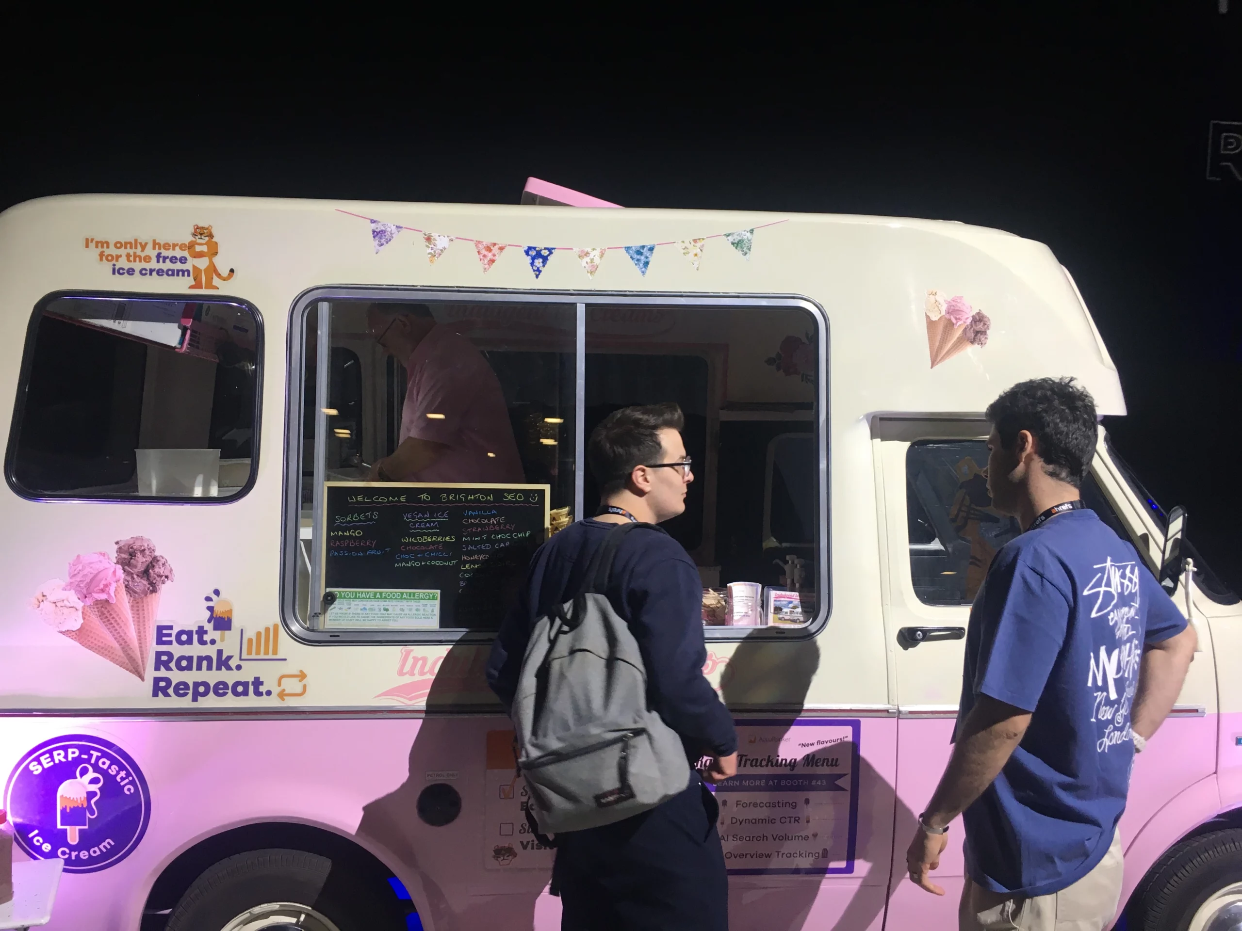 brighton-seo-glace-networking-reseautage Camion de glaces gratuites au brightonSEO.